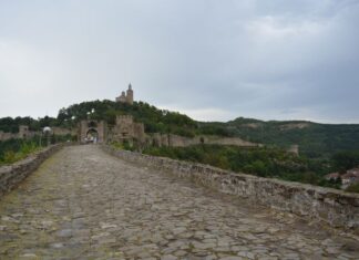 Veliko Tarnovo Tour from Sofia for History and Scenic Views