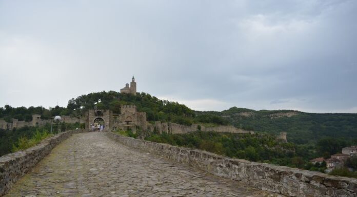 Veliko Tarnovo Tour from Sofia for History and Scenic Views
